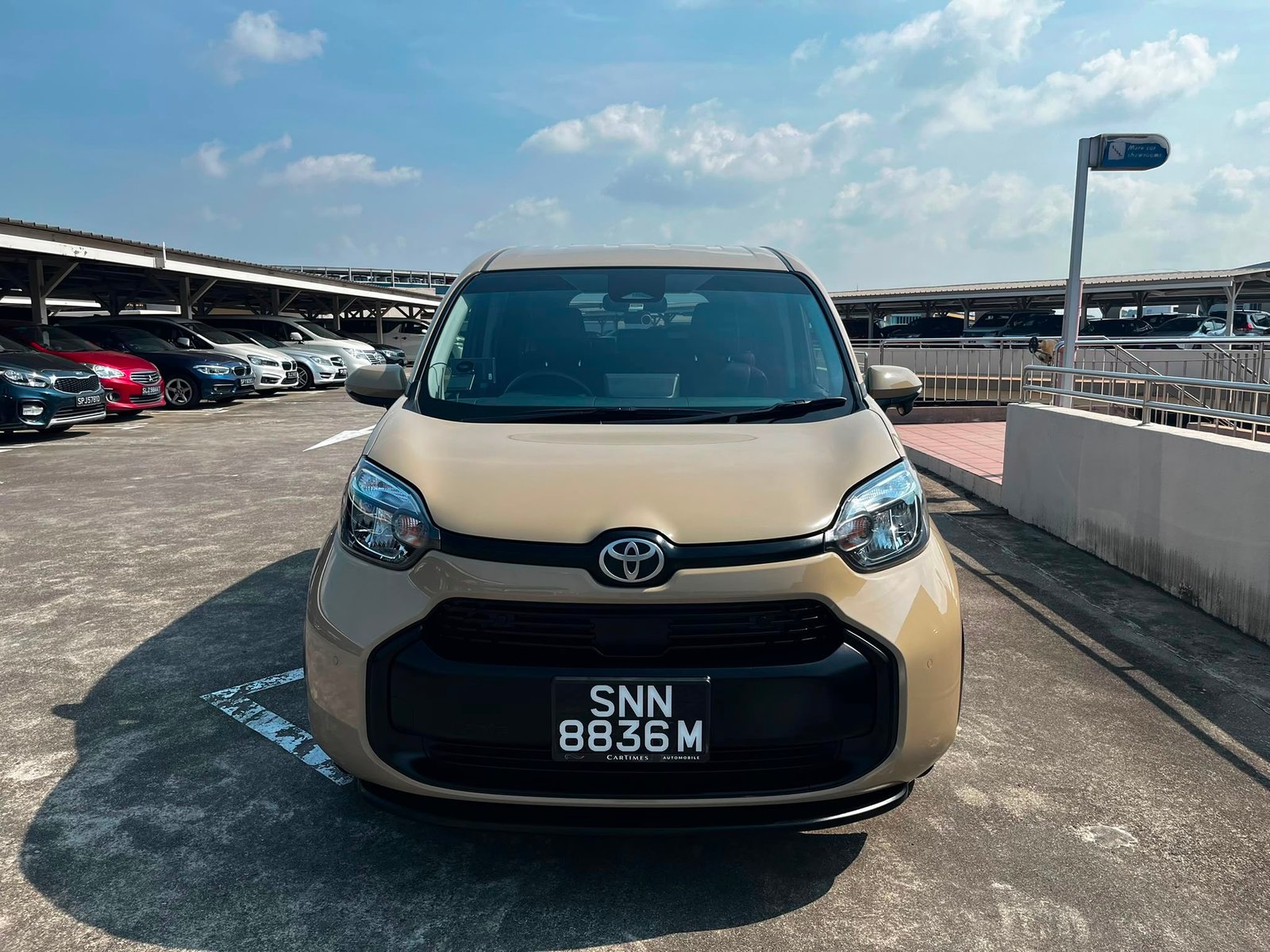 Toyota Sienta Hybrid 1.5X photo 3
